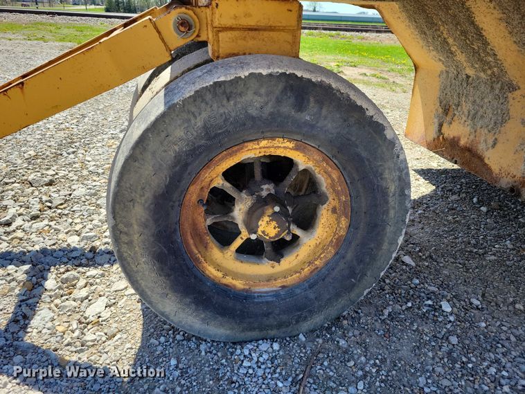 image for item EE0949 Bros pneumatic roller