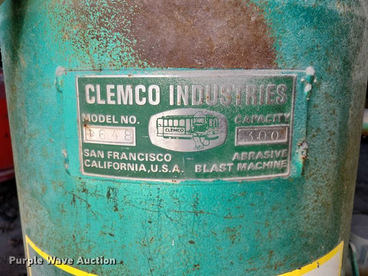 image for item EE0952 1985 Clemco Ind 1648 sand blaster