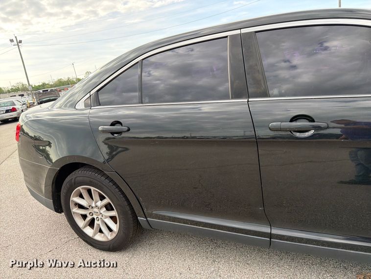 image for item EL0090 2013 Ford Taurus 