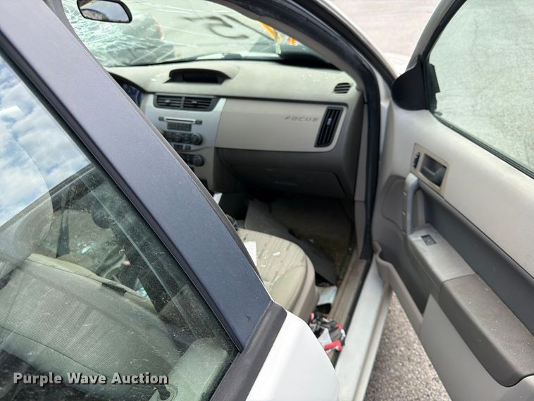 image for item EL0092 2010 Ford Focus 
