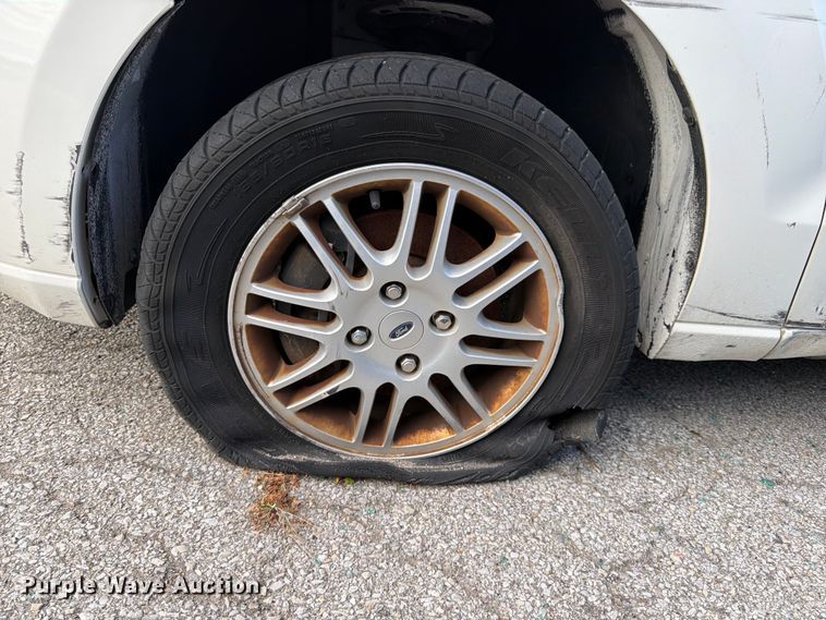 image for item EL0092 2010 Ford Focus 