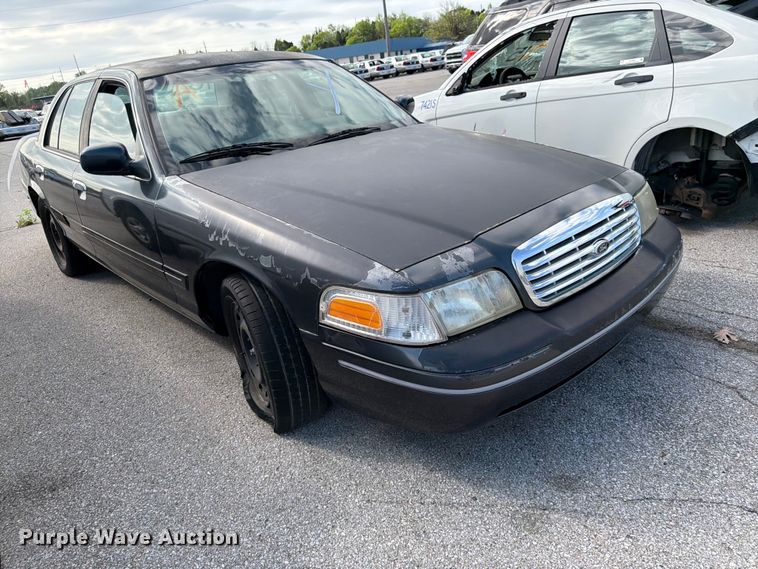 image for item EL0093 2003 Ford Crown Victoria 