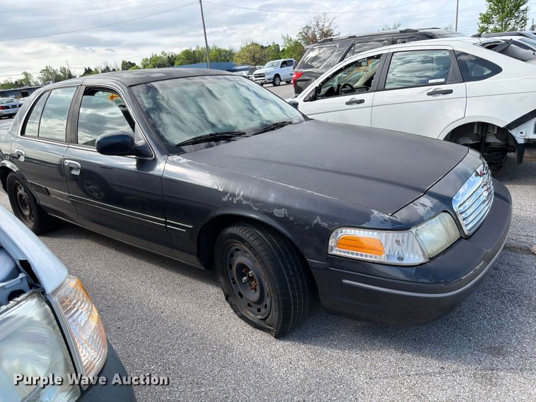 image for item EL0093 2003 Ford Crown Victoria 