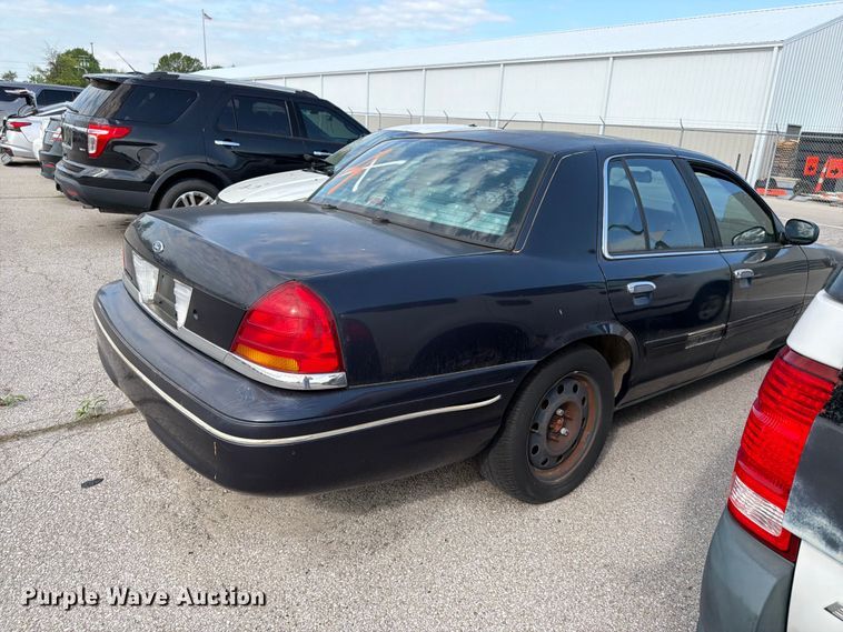 image for item EL0093 2003 Ford Crown Victoria 