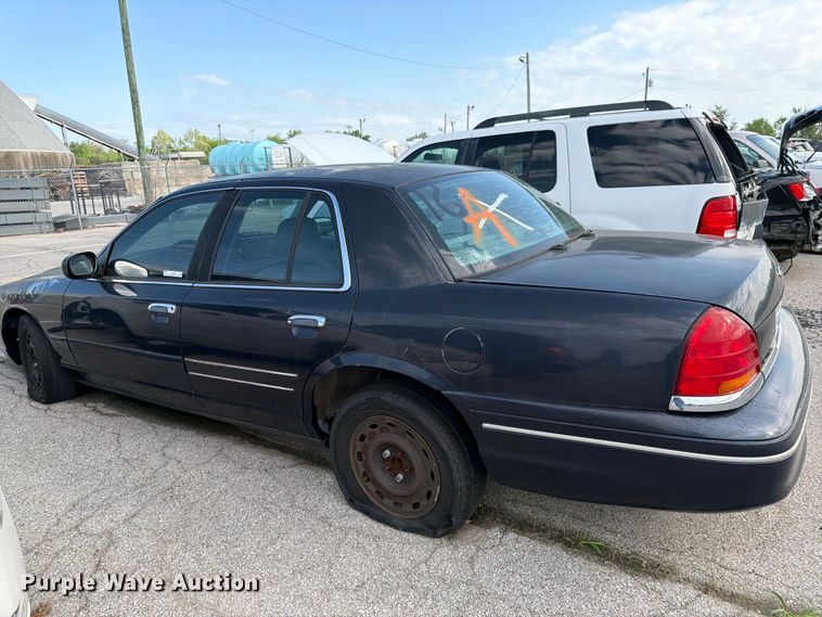 image for item EL0093 2003 Ford Crown Victoria 