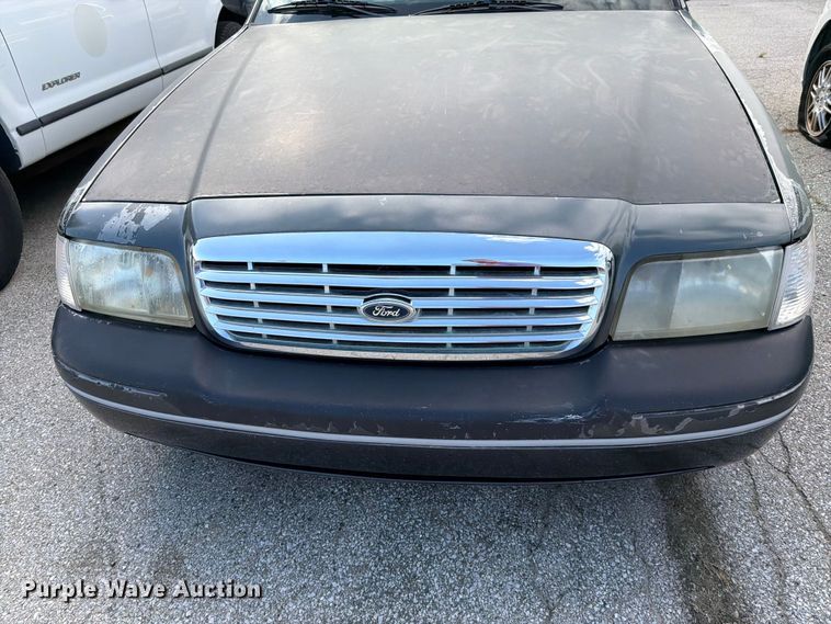 image for item EL0093 2003 Ford Crown Victoria 