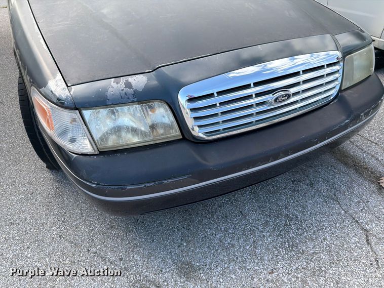 image for item EL0093 2003 Ford Crown Victoria 