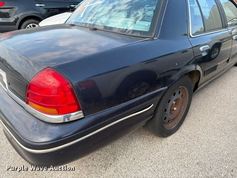 image for item EL0093 2003 Ford Crown Victoria 