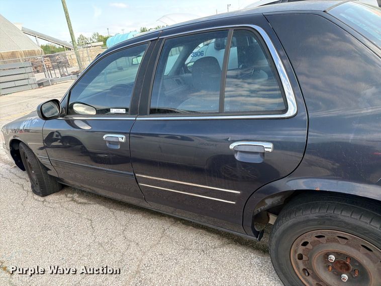 image for item EL0093 2003 Ford Crown Victoria 