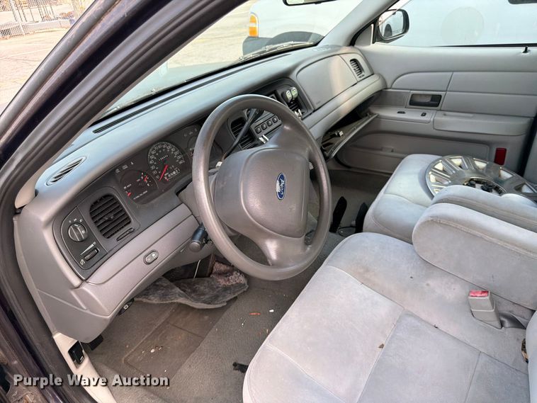 image for item EL0093 2003 Ford Crown Victoria 