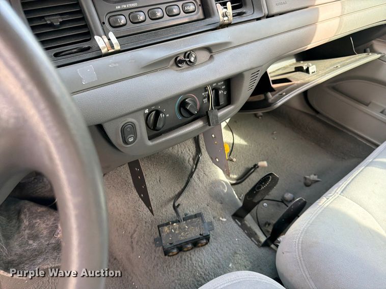 image for item EL0093 2003 Ford Crown Victoria 