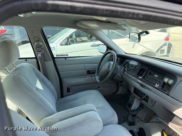 image for item EL0093 2003 Ford Crown Victoria 