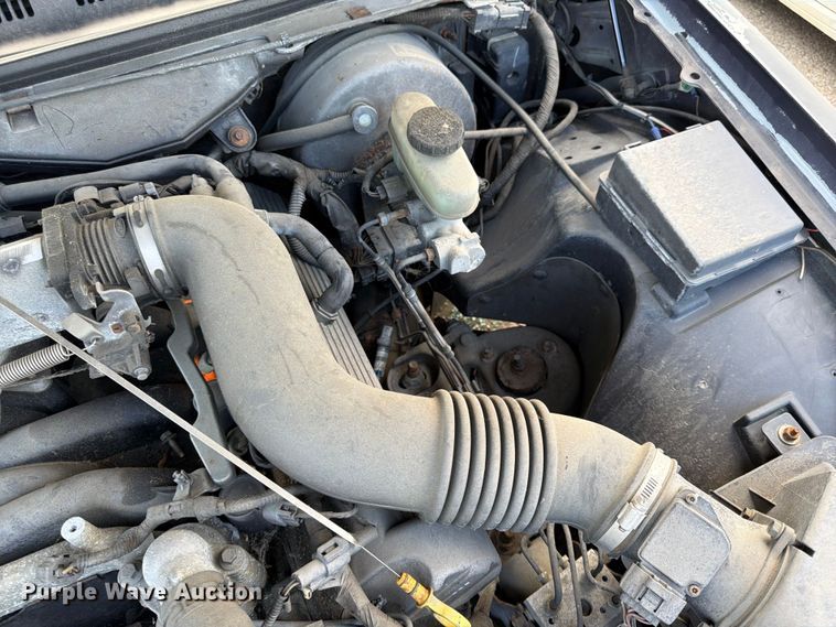 image for item EL0093 2003 Ford Crown Victoria 
