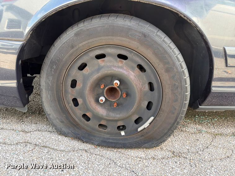 image for item EL0093 2003 Ford Crown Victoria 
