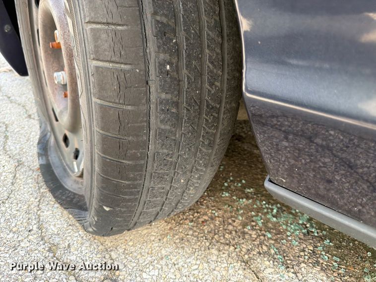 image for item EL0093 2003 Ford Crown Victoria 