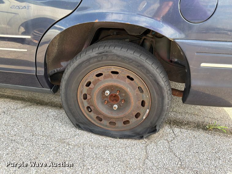 image for item EL0093 2003 Ford Crown Victoria 