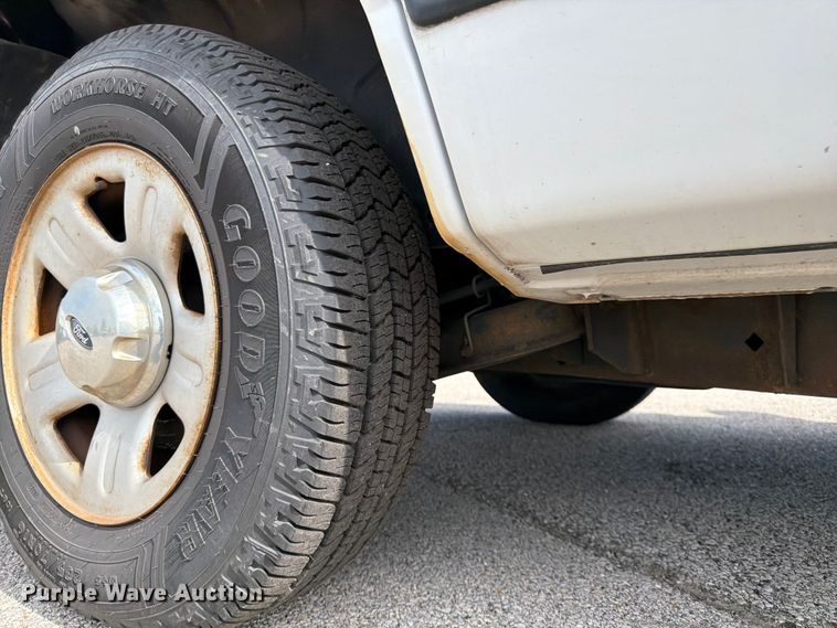 image for item EL0094 2005 Ford Explorer SUV