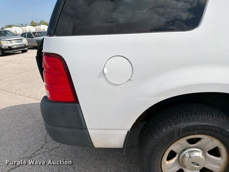 image for item EL0094 2005 Ford Explorer SUV