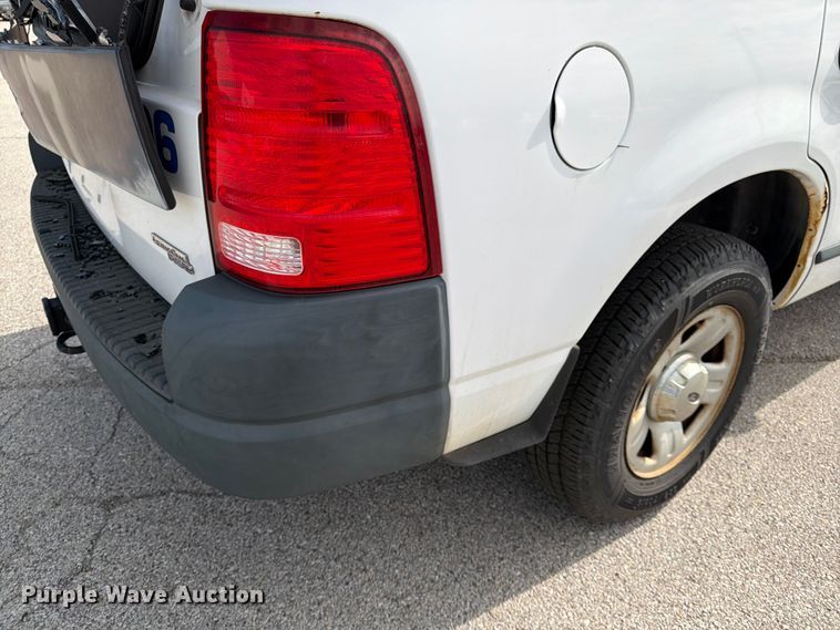 image for item EL0094 2005 Ford Explorer SUV