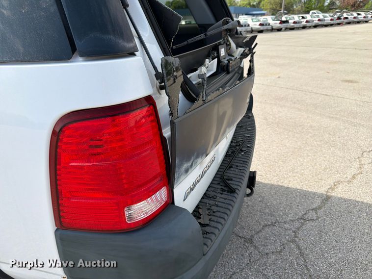 image for item EL0094 2005 Ford Explorer SUV