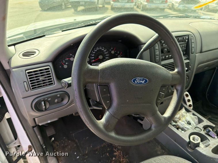 image for item EL0094 2005 Ford Explorer SUV