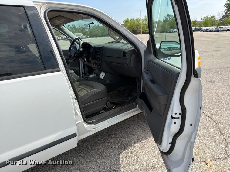 image for item EL0094 2005 Ford Explorer SUV
