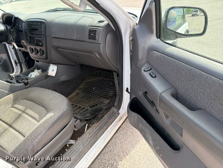 image for item EL0094 2005 Ford Explorer SUV
