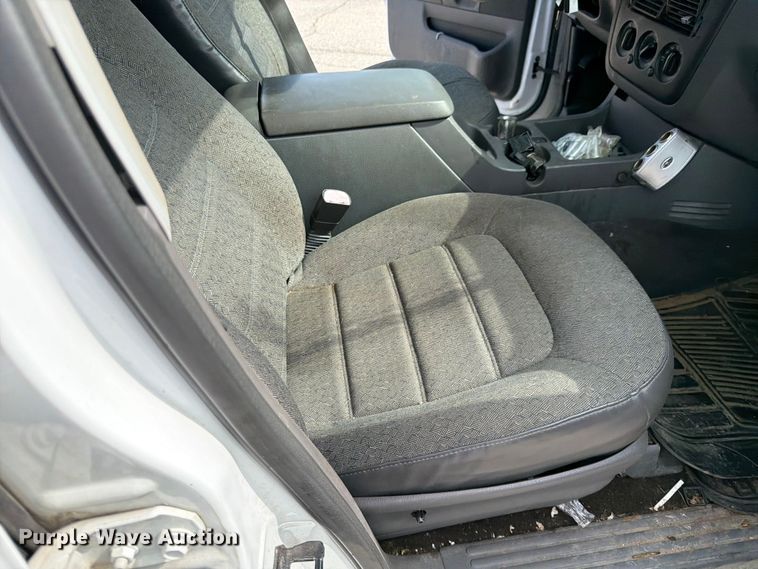 image for item EL0094 2005 Ford Explorer SUV