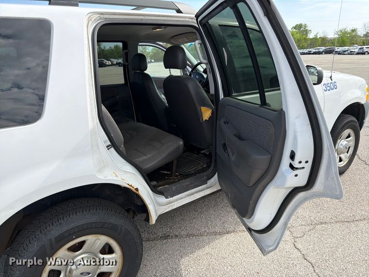 image for item EL0094 2005 Ford Explorer SUV