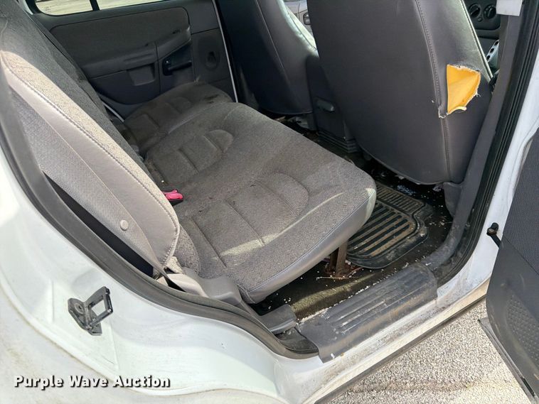 image for item EL0094 2005 Ford Explorer SUV