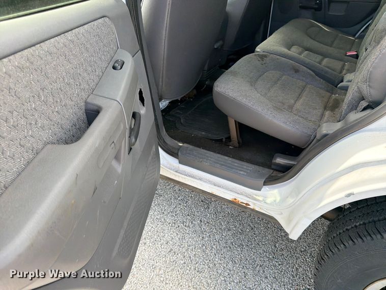 image for item EL0094 2005 Ford Explorer SUV