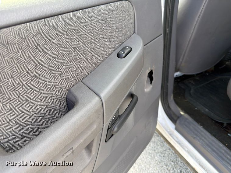 image for item EL0094 2005 Ford Explorer SUV