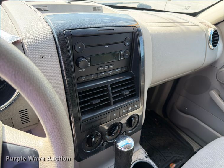 image for item EL0096 2007 Ford Explorer SUV