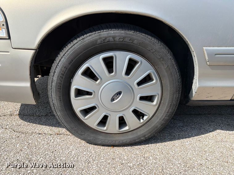 image for item EL0097 2008 Ford Crown Victoria 