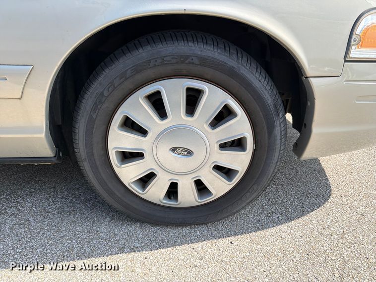 image for item EL0097 2008 Ford Crown Victoria 