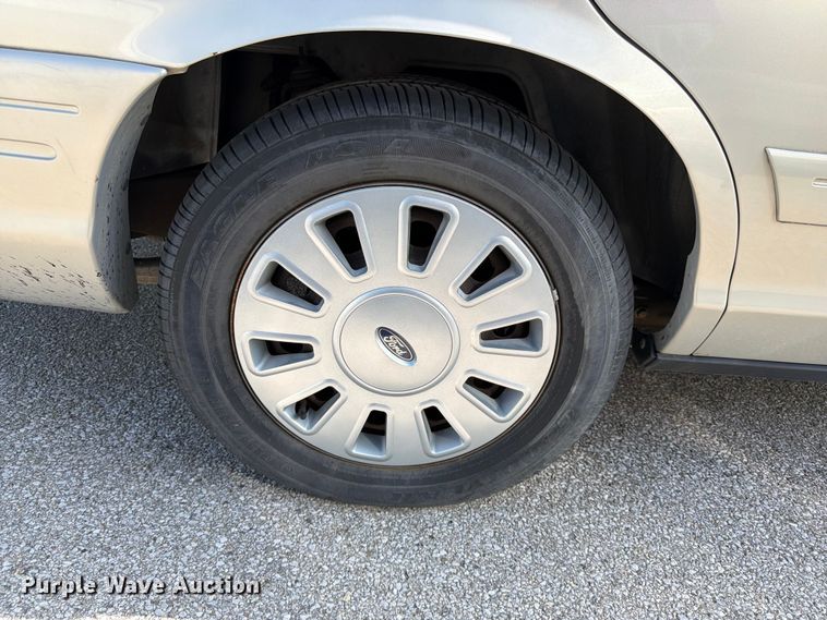 image for item EL0097 2008 Ford Crown Victoria 