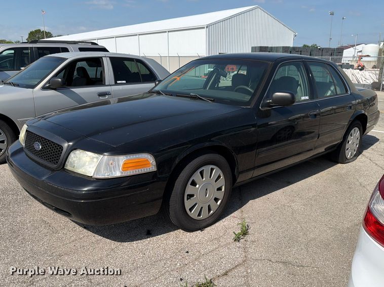 image for item EL0098 2010 Ford Crown Victoria 