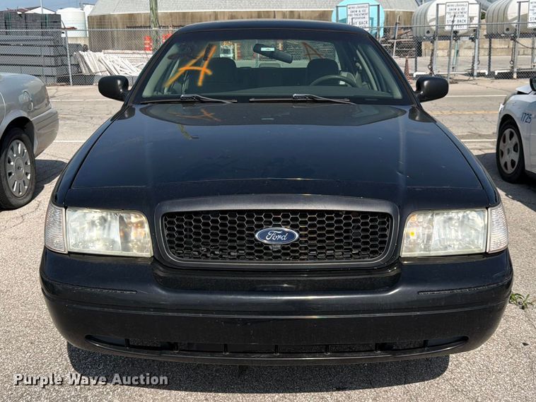 image for item EL0098 2010 Ford Crown Victoria 
