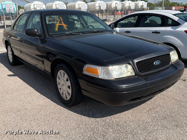 image for item EL0098 2010 Ford Crown Victoria 