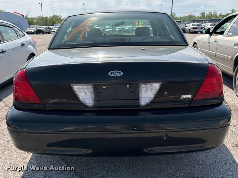 image for item EL0098 2010 Ford Crown Victoria 