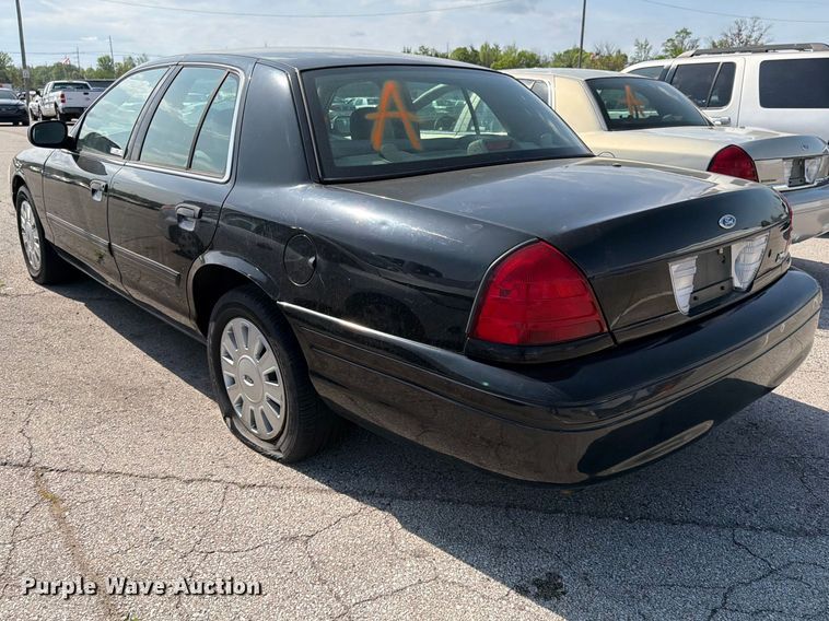 image for item EL0098 2010 Ford Crown Victoria 