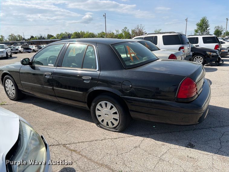image for item EL0098 2010 Ford Crown Victoria 