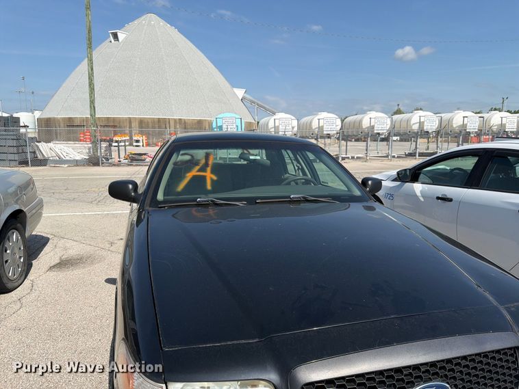 image for item EL0098 2010 Ford Crown Victoria 
