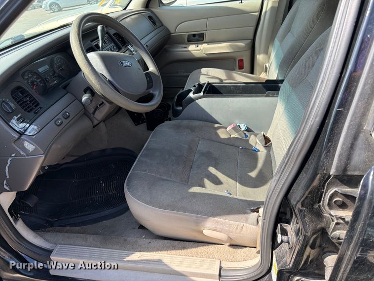 image for item EL0098 2010 Ford Crown Victoria 