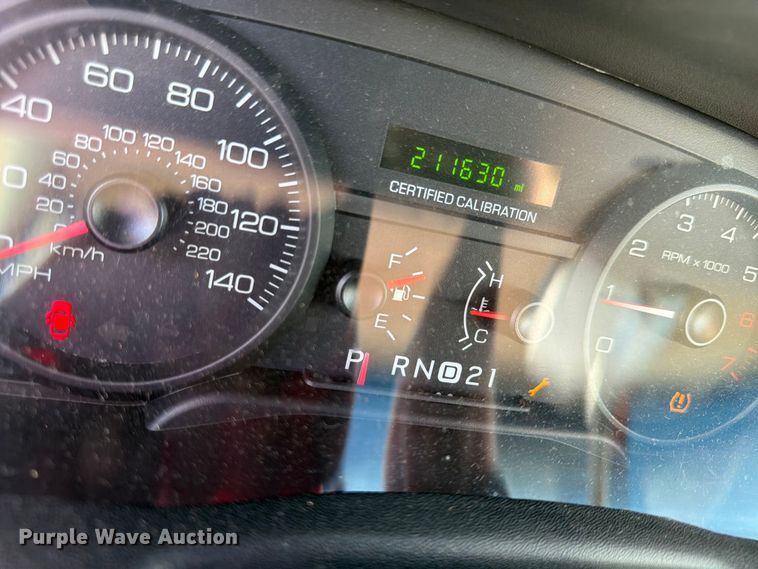 image for item EL0098 2010 Ford Crown Victoria 