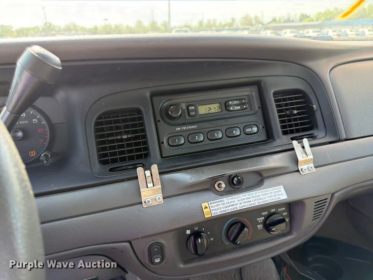 image for item EL0098 2010 Ford Crown Victoria 