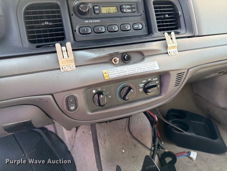 image for item EL0098 2010 Ford Crown Victoria 