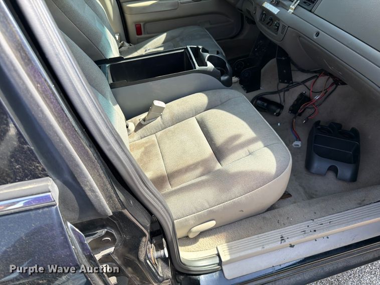 image for item EL0098 2010 Ford Crown Victoria 