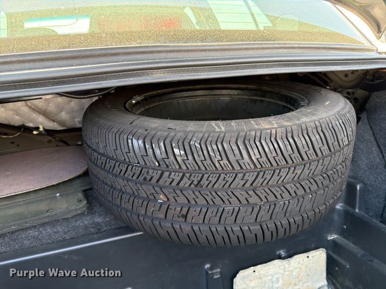 image for item EL0098 2010 Ford Crown Victoria 