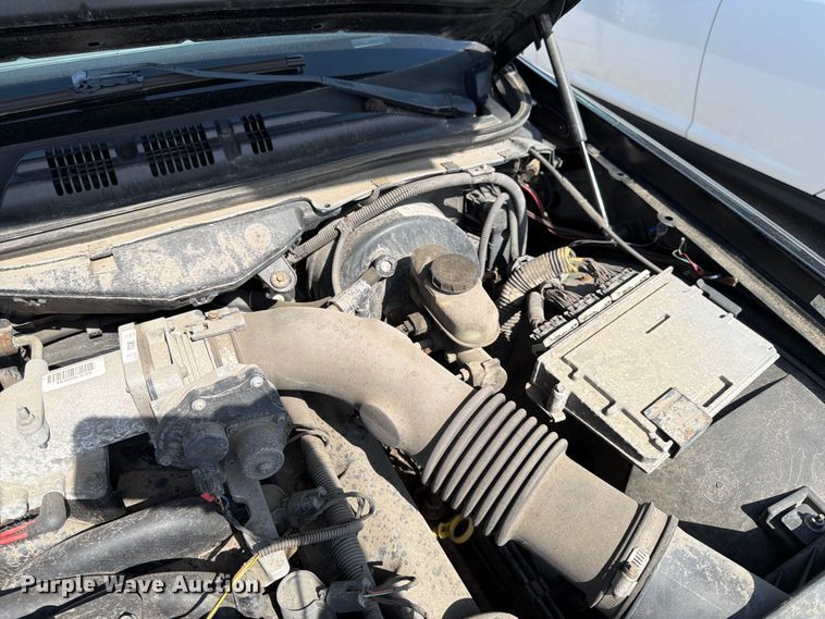 image for item EL0098 2010 Ford Crown Victoria 